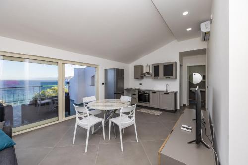 Seaview Apartment — 4-Star Luxury Hotel in Patti, Italy