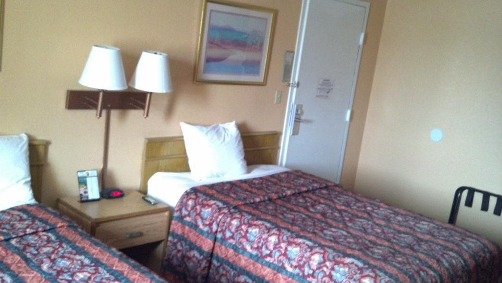 Knights Inn Utica — hotel in Utica