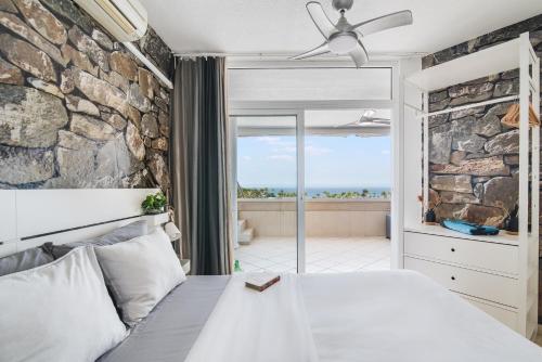 Casa LEX I Ocean & Sunrise Panorama I Steps from Dunes and Beach I Private 50 sqm terrace I Pool — 4-Star Luxury Hotel in Playa Del Ingles, Spain
