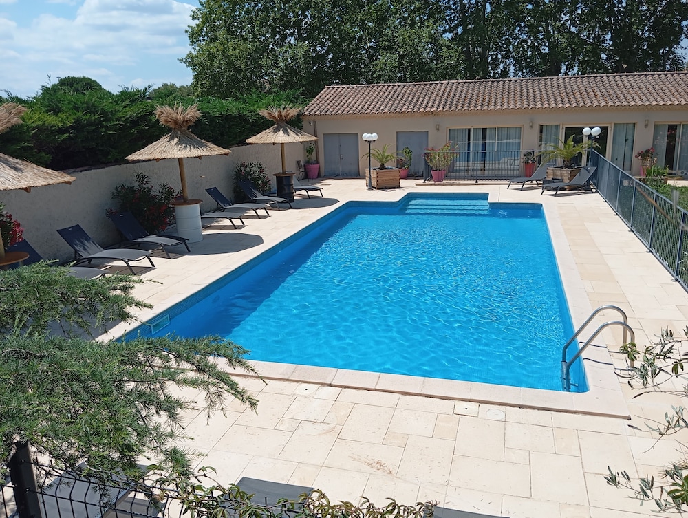 Logis Hôtel Acotel — hotel in Le Pontet