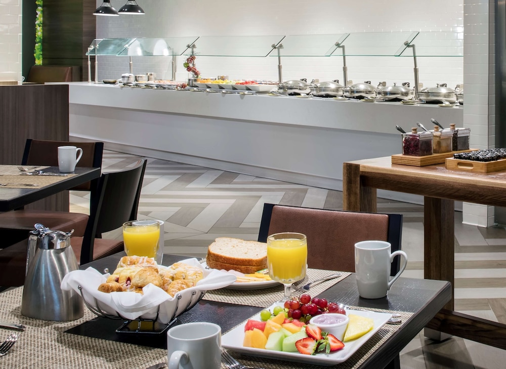 DoubleTree by Hilton Hotel Miami Airport & Convention Center - photo 58