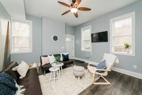 Walkable and Spacious Apt Parking GroupStay — 4-Star Luxury Hotel in Pittsburgh, United States