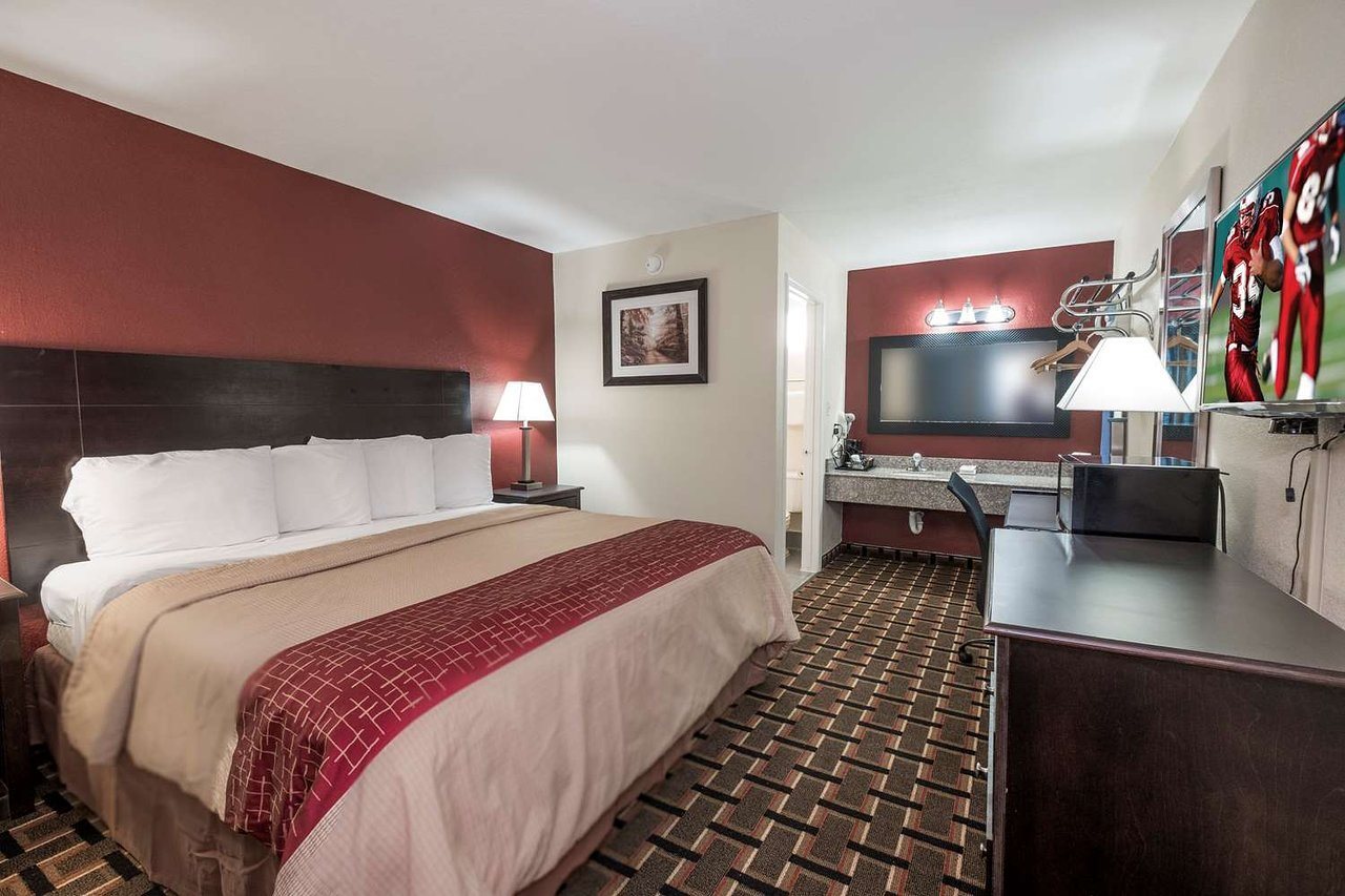 Red Roof Inn Mobile Midtown - photo 3