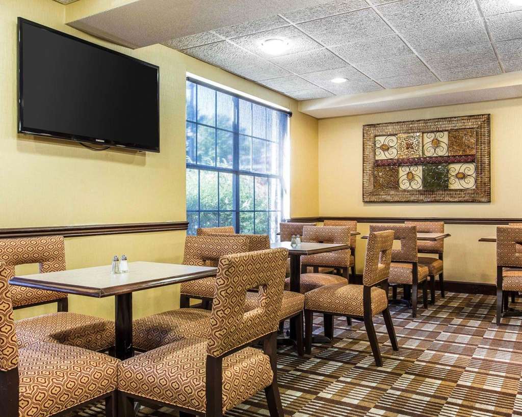 Comfort Inn & Suites Ballpark Area - photo 27