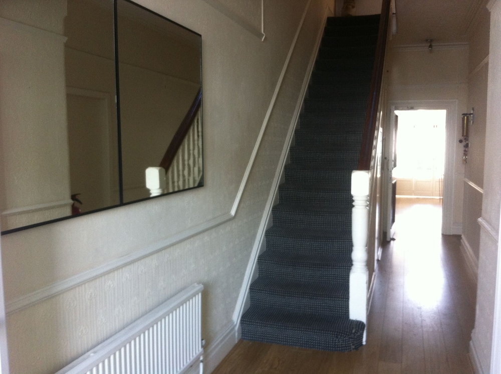 Boscombe Reef Hotel — Bournemouth — photo 3