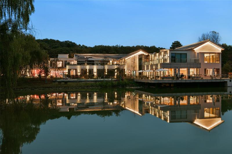 Blossom Hill Hotel Nanjing Bojin — 4-Star Luxury Hotel in Nanjing, People's Republic of China