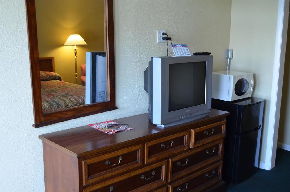Liberty Inn Motel - photo 8