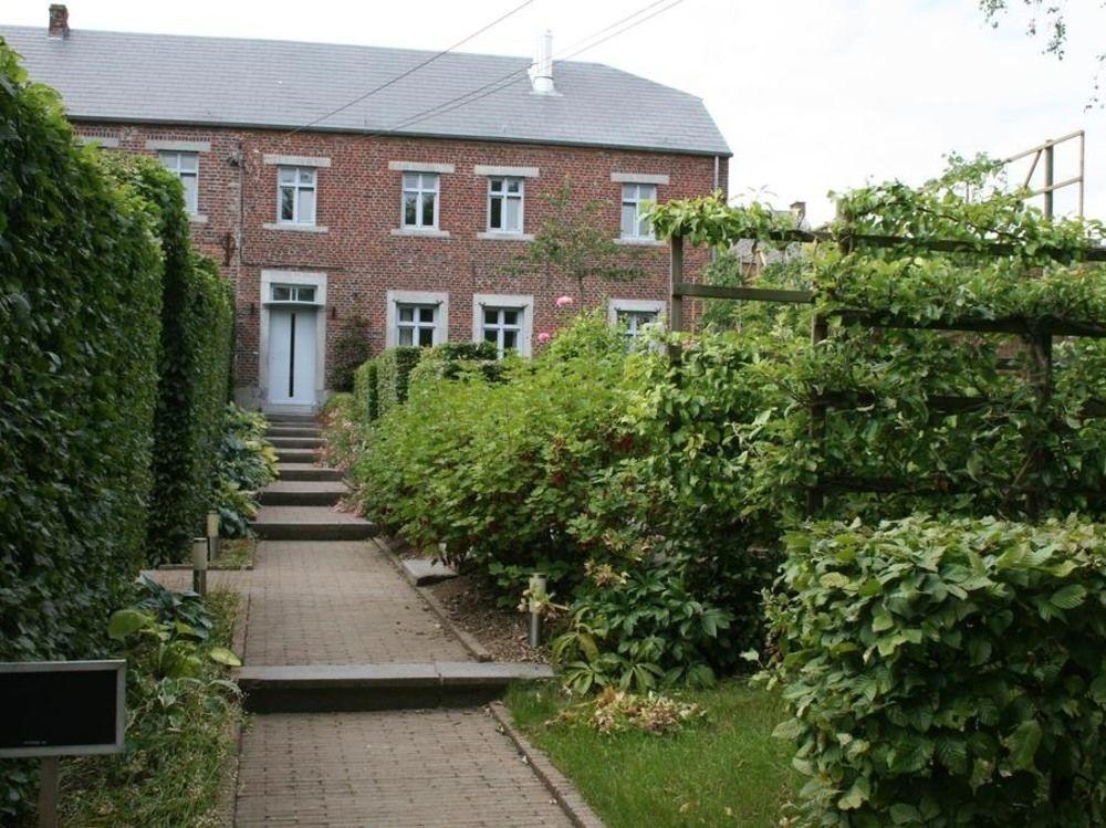 B&B La Chambre d'à Côté — 4-Star Luxury Hotel in Eghezee, Belgium