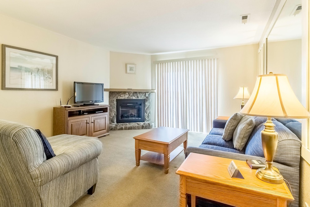 Lakewood Resort by EVRentals - photo 15