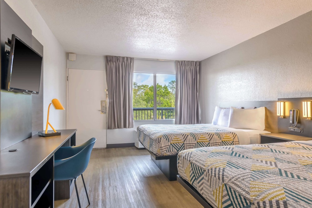 Motel 6 Spring Hill FL Weeki Wachee - photo 16