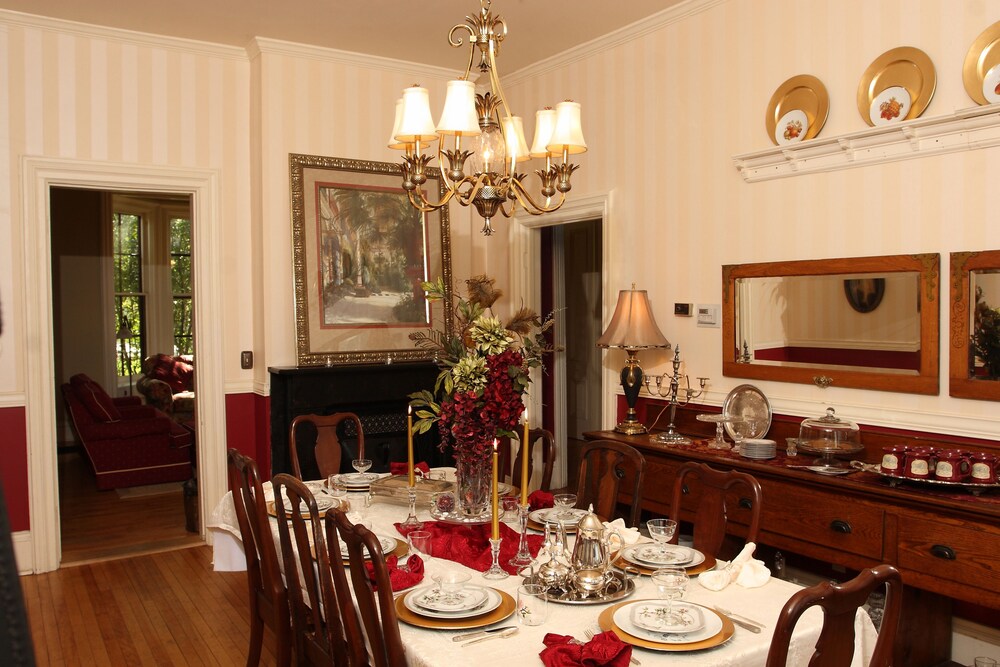 Apple Tree Lane Bed & Breakfast - photo 12