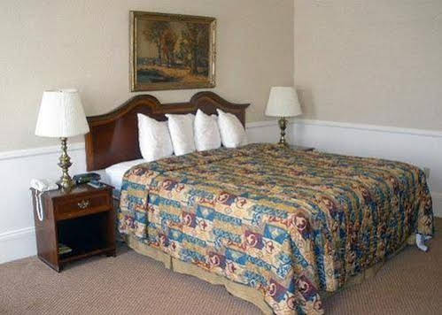 Best Western Plus San Pedro Hotel & Suites - photo 14