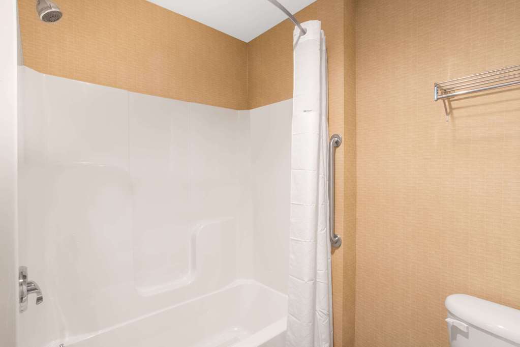 Super 8 by Wyndham Galva - photo 13