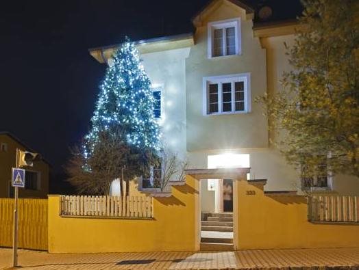 Restaurant Pension L Club — 4-Star Luxury Hotel in Hluboka Nad Vltavou, Czech Republic
