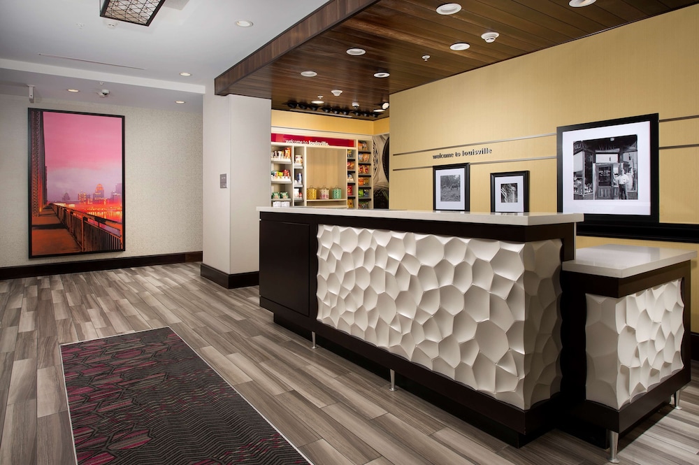 Hampton Inn Louisville East Hurstbourne - photo 2