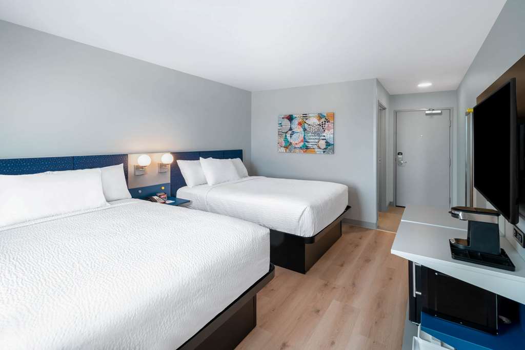 Microtel Inn & Suites by Wyndham Hot Springs - photo 18