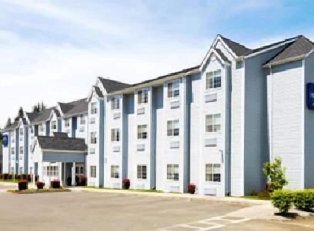 Stay Beyond Inn & Suites - photo 26
