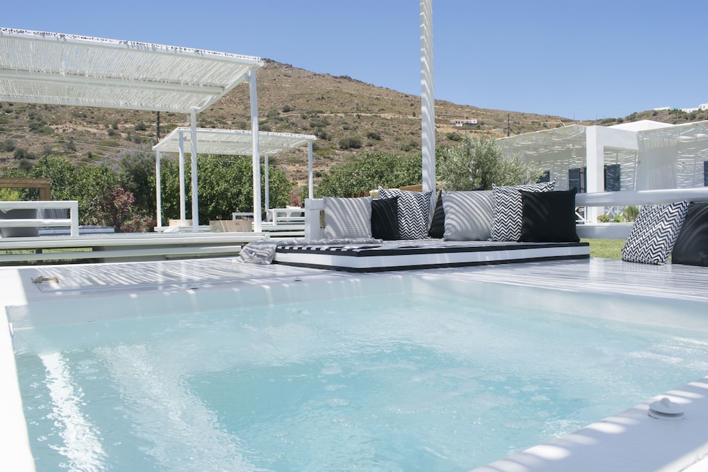 OW Andros Luxury Suites — Andros — photo 2