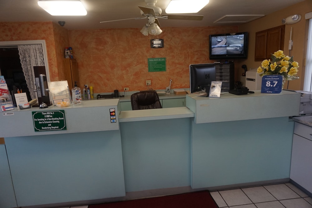 Pearsall Executive Inn - photo 2