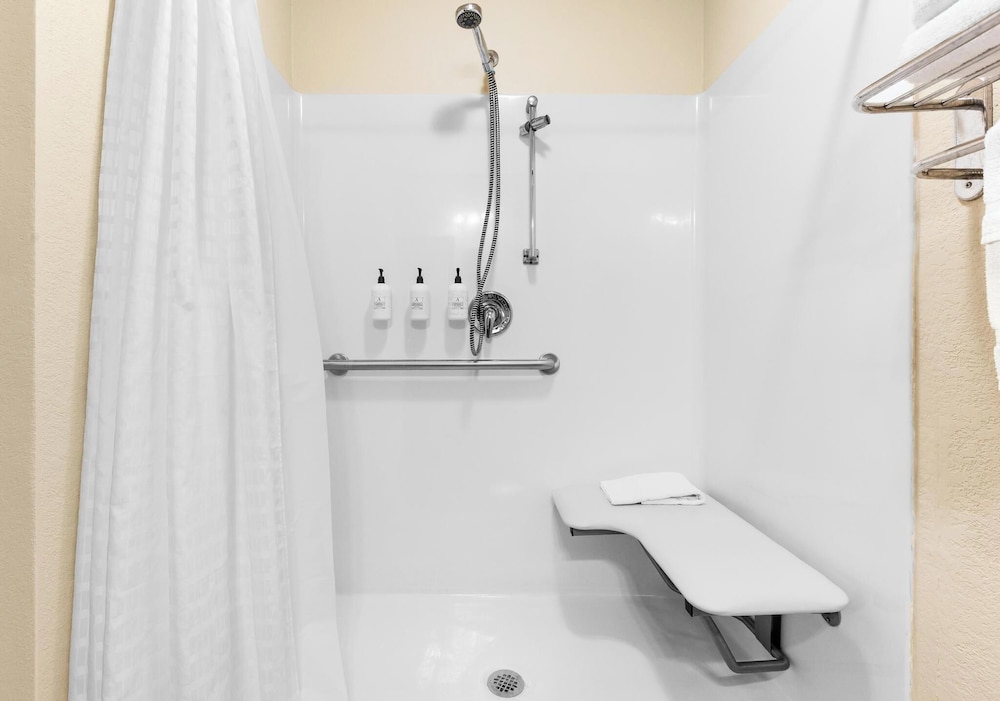 Cobblestone Hotel & Suites Knoxville - photo 34