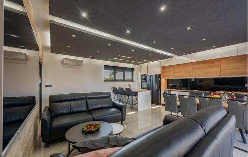 Awesome Home In Privlaka With Kitchen — Privlaka — photo 5