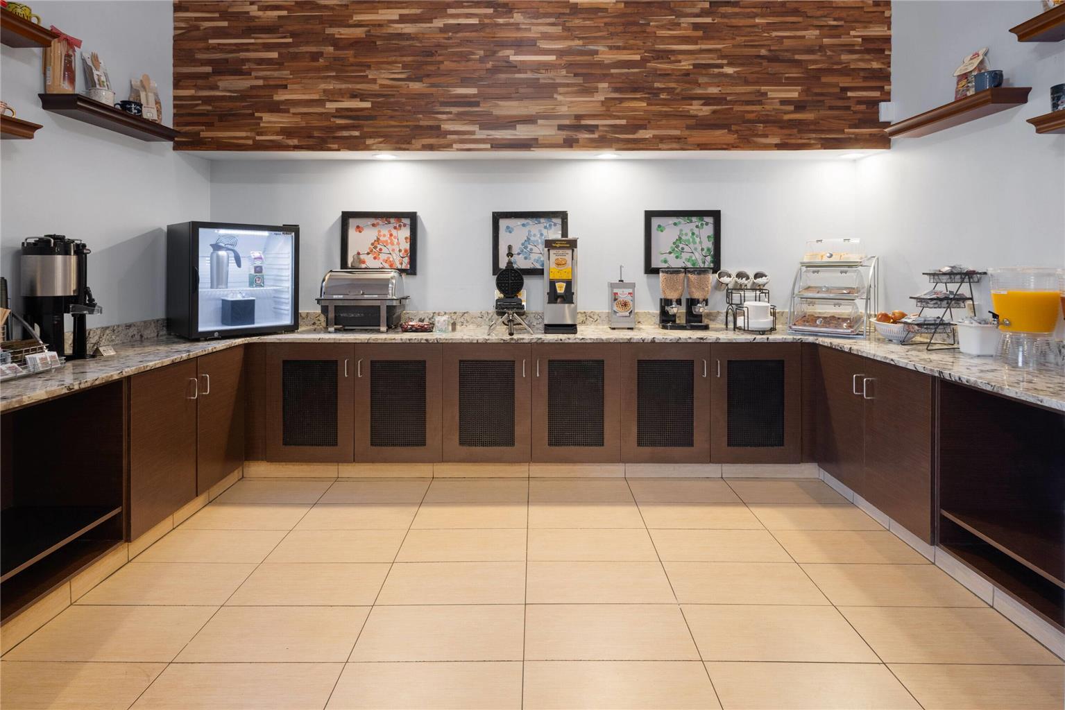 Hawthorn Suites by Wyndham Vienna Tysons Corner - photo 49