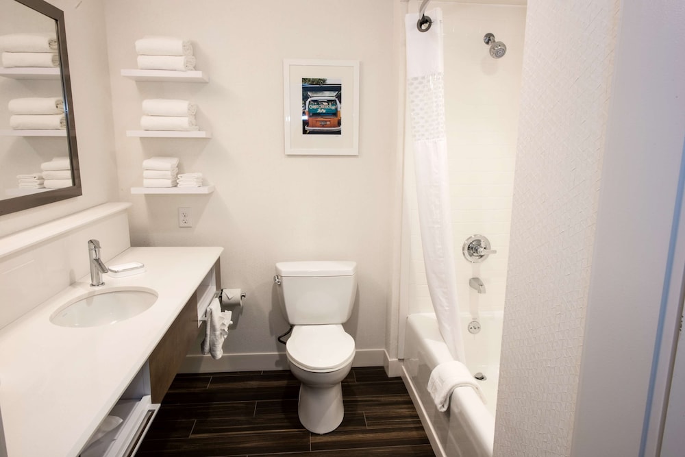 Hampton Inn Albany Western Ave University Area - photo 25