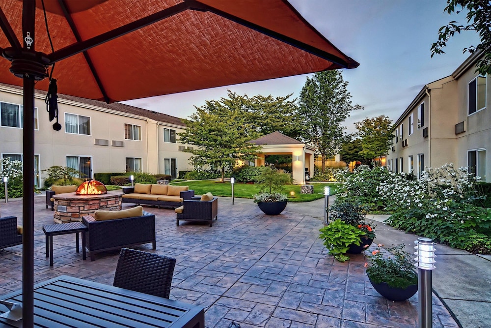 Courtyard by Marriott Eugene Springfield - photo 38