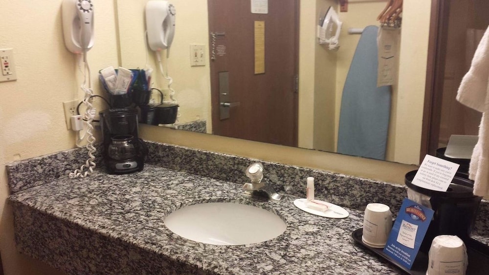 Baymont by Wyndham Paducah - photo 19