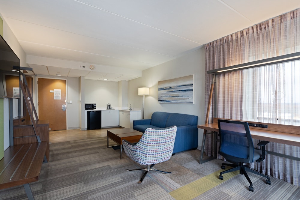 Holiday Inn Express Hauppauge Long Island - photo 20