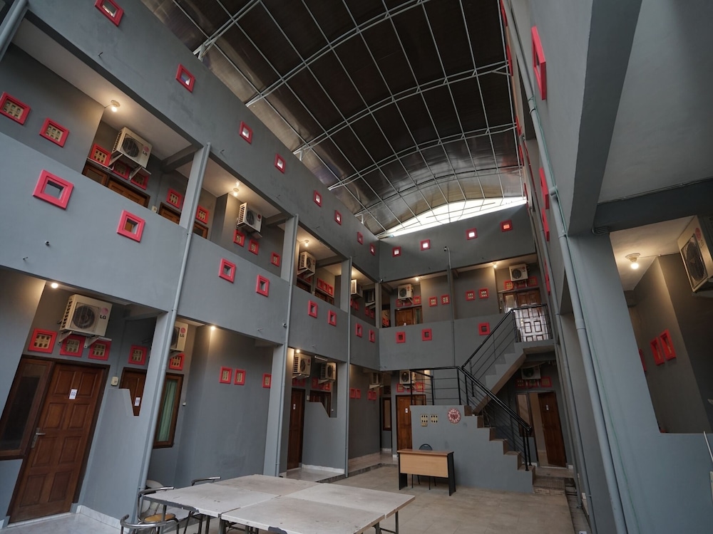 OYO 1333 Costarina in Palembang, Indonesia