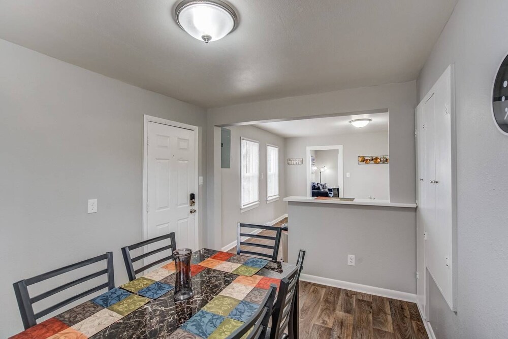 2BR Olympic Training Center Dog friendly - photo 12