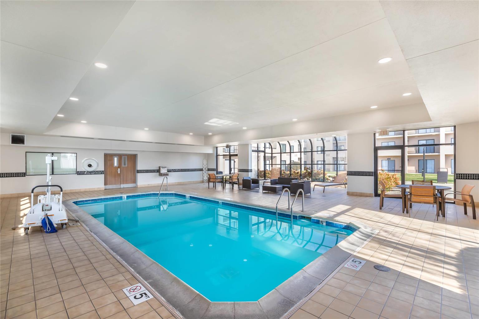 Comfort Inn & Suites Arlington Heights Buffalo Grove - photo 30