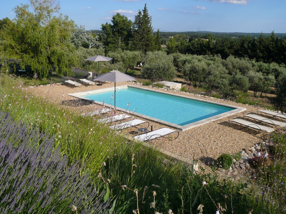 Mas des Argelas — 4-Star Luxury Hotel in Saint-Remy-De-Provence, France
