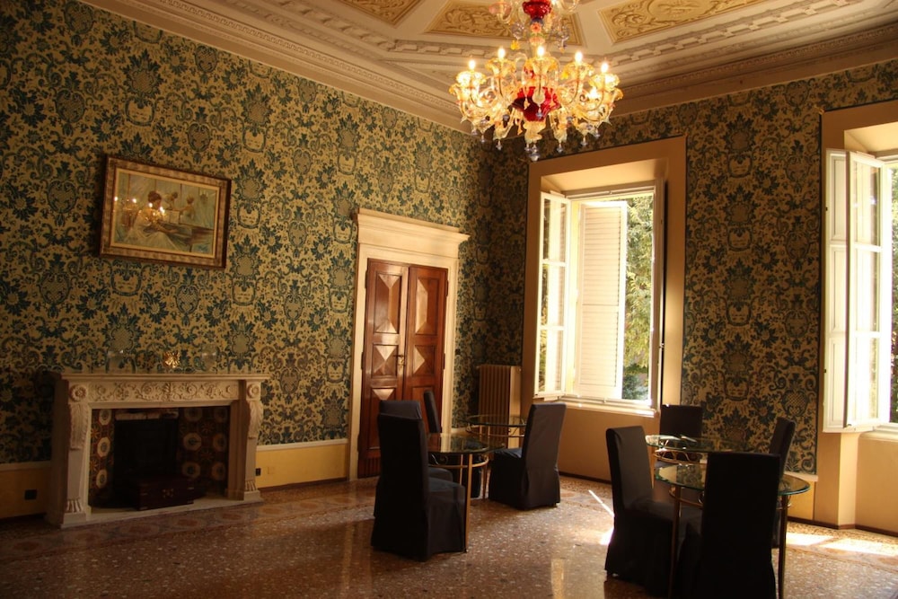 Salotto delle Arti — 4-Star Luxury Hotel in Modena, Italy