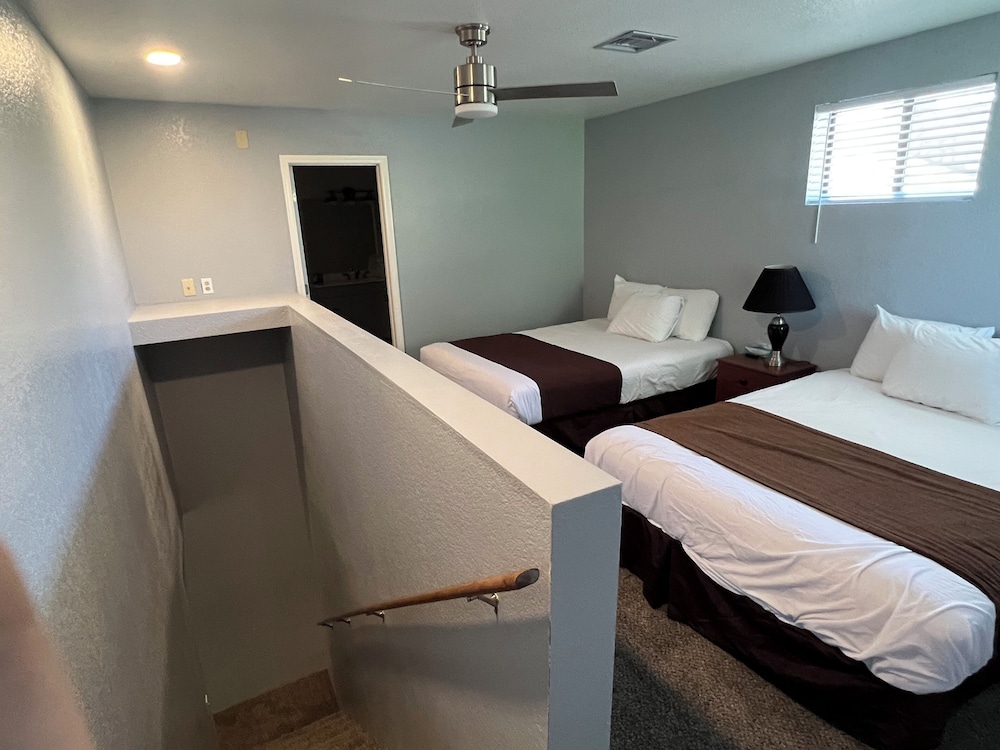 Majestic Mountain Inn - photo 24