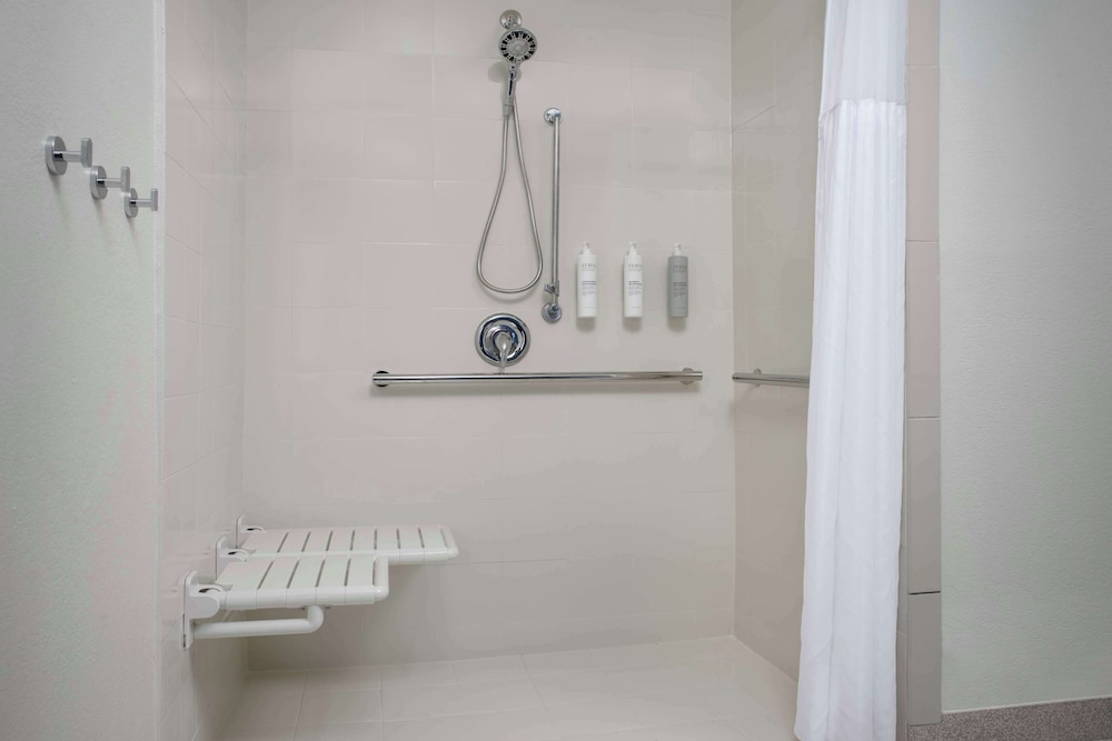 Spark by Hilton Miami Doral - photo 26