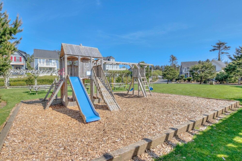 Jewel Box at the Beach - photo 36
