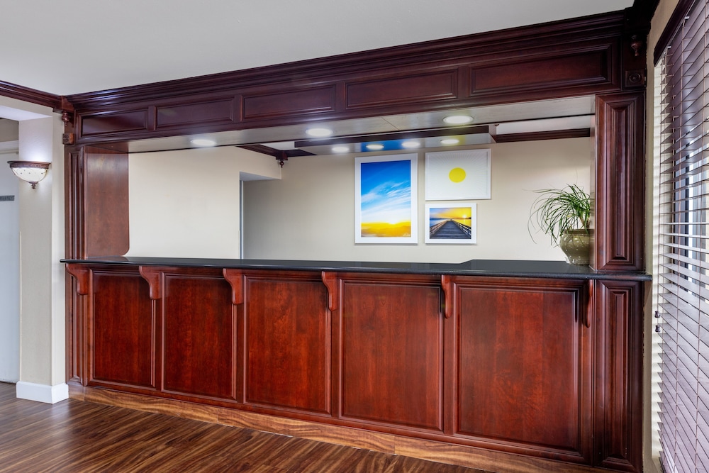 Days Inn by Wyndham St. Robert Waynesville Ft. Leonard Wood - photo 2