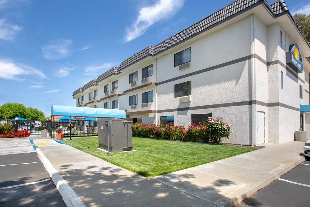Days Inn by Wyndham Woodland - photo 7