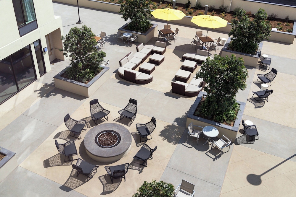SpringHill Suites Los Angeles Burbank Downtown - photo 59
