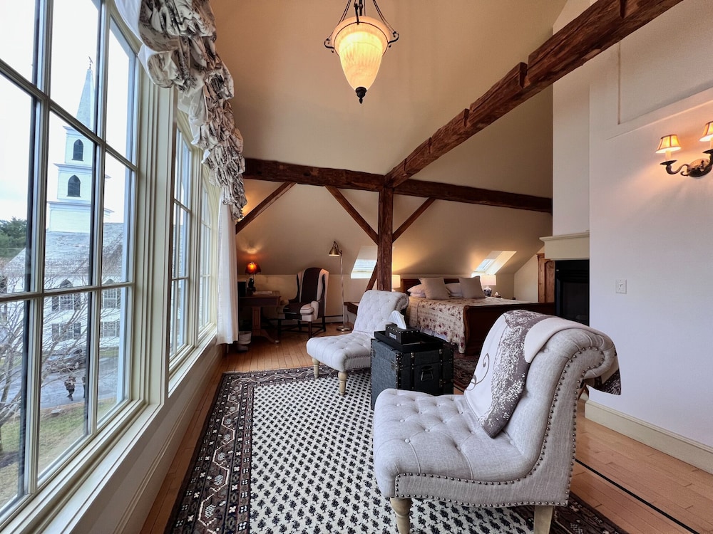Four Columns Inn - photo 38