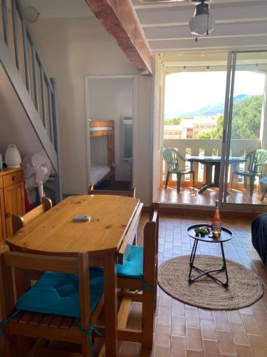 Plein Sud by Bellavista 400 M de la Plage Terrasse Parking in Argelers, France