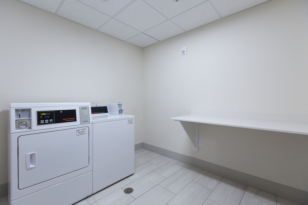 Holiday Inn Express and Suites San Marcos South by IHG - photo 30