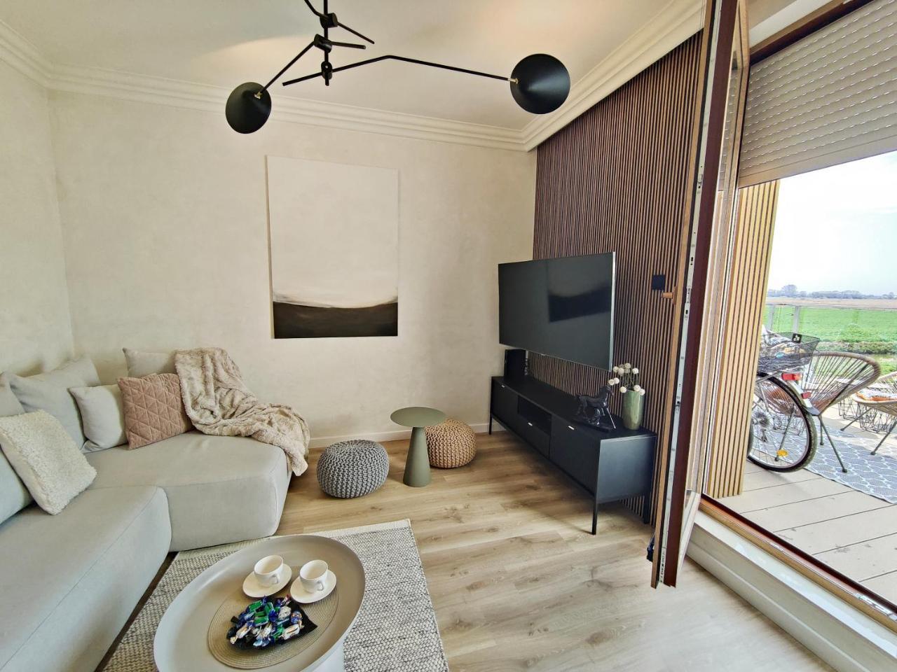 M&K Apartament Przytulny z tarasem Wyspa Sobieszewska — 4-Star Luxury Hotel in Gdansk, Poland