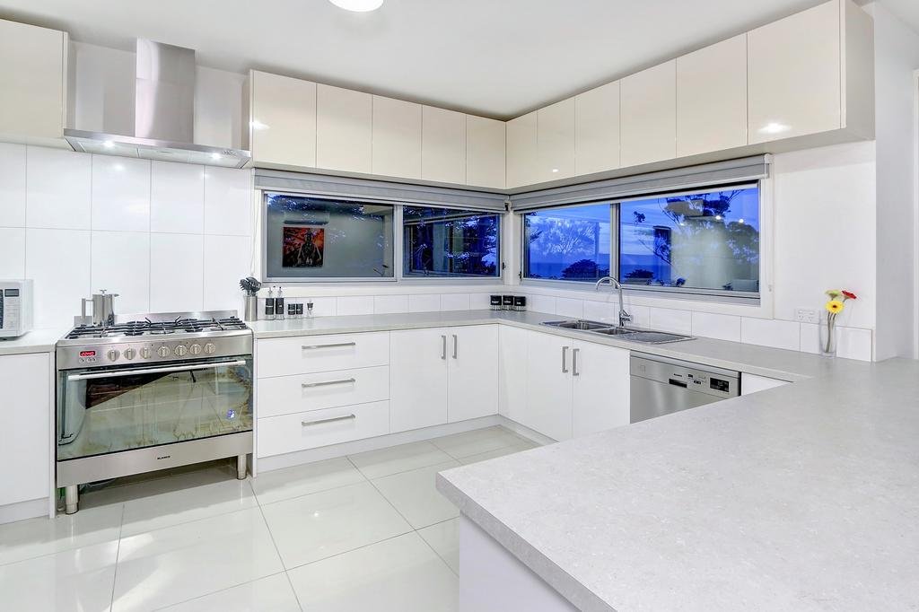 Serenity Guest House — 4-Star Luxury Hotel in Dromana, Australia