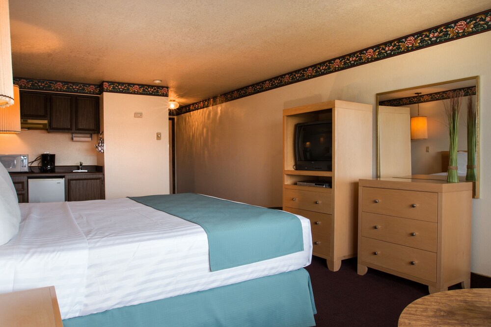 Hi Tide Oceanfront Inn - photo 18