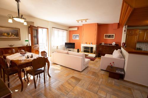 Apartment Kouros Delphi — 4-Star Luxury Hotel in Delphi, Greece