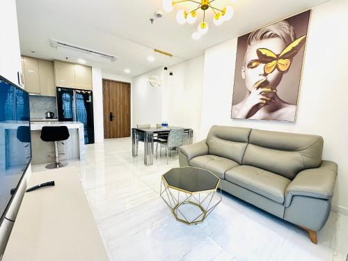 Kingdom 101 2 Phòng Ngủ Quận 10 Hcm — 4-Star Luxury Hotel in Ho Chi Minh City, Vietnam
