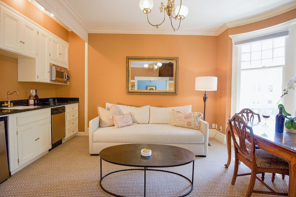 Nob Hill Inn - photo 33